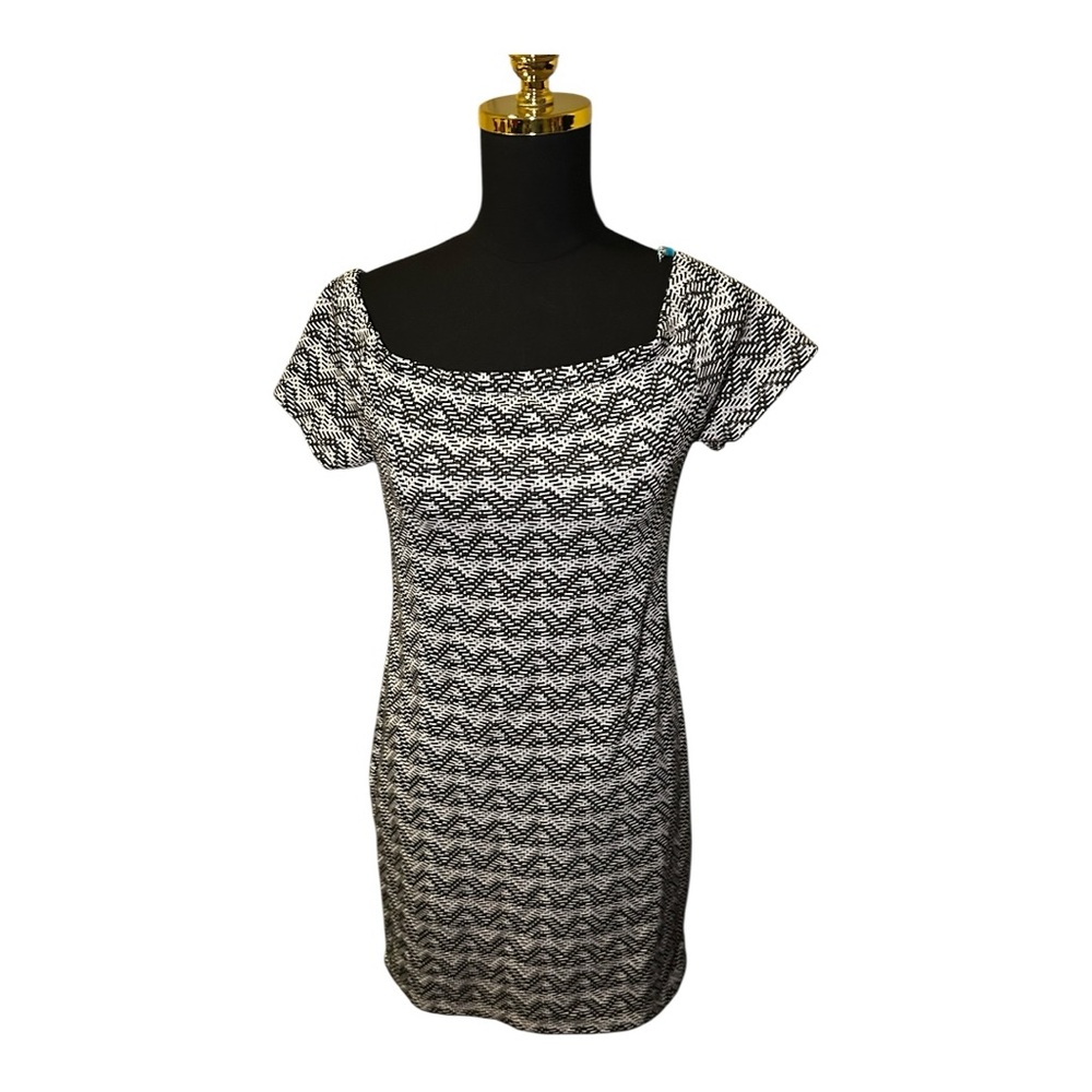 Xhilaration Black and White Zigzag Mini Dress Size Large